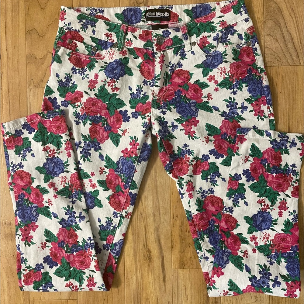 Denim-licious Floral print skinny jeans